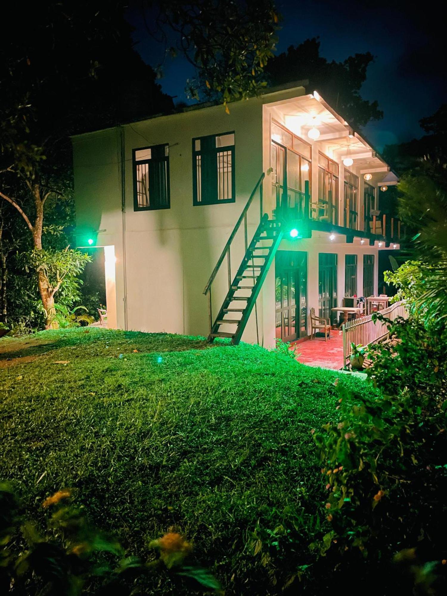 Sky Mountain Cafe With Seaview Bed and Breakfast Weligama Εξωτερικό φωτογραφία